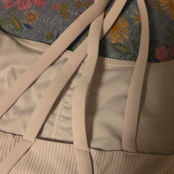 lululemon athletica Cream Bra - Picture 4 of 5